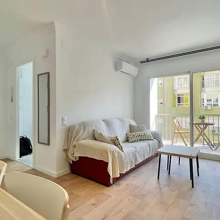 3 Habitaciones, Terraza Y A 200 Metros De La Playa 马拉加