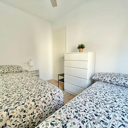 Apartamento 3 Habitaciones, Terraza Y A 200 Metros De La Playa Málaga