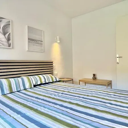 3 Habitaciones, Terraza Y A 200 Metros De La Playa Apartamento *