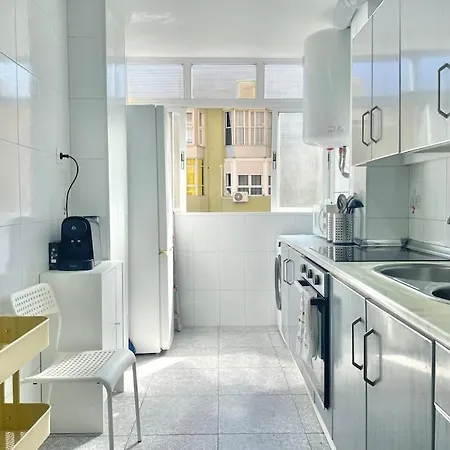 3 Habitaciones, Terraza Y A 200 Metros De La Playa Apartment Malaga