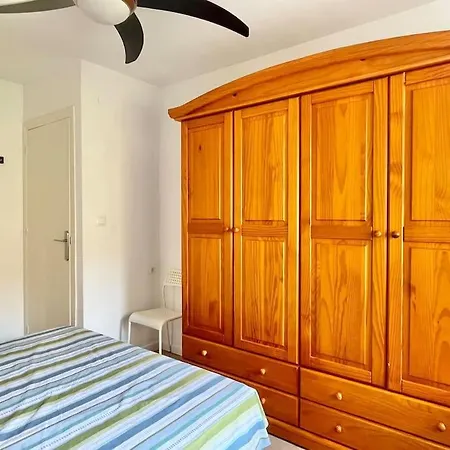 3 Habitaciones, Terraza Y A 200 Metros De La Playa