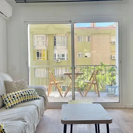3 Habitaciones, Terraza Y A 200 Metros De La Playa Málaga
